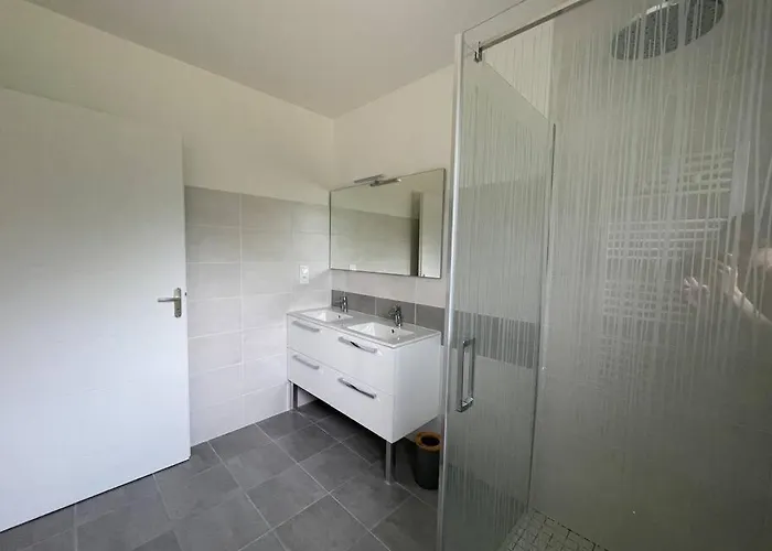 Les Pins*calme*confort*piscine Villa